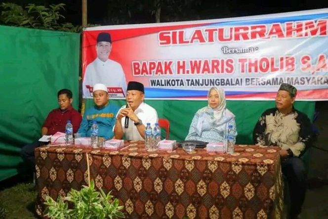 
					Bentuk Komitmen Wali Kota Tanjungbalai, Waris Tholib Jalin Silaturahmi Dengan Warga Jalan Sikas