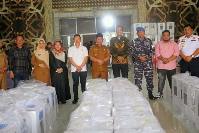 
					Waris Tholib Tinjau Gudang Logistik KPU Tanjungbalai
