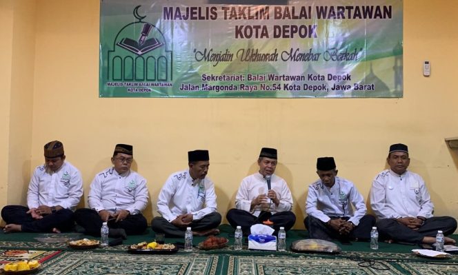 
					Mantan Wali Kota Depok Nur Mahmudi Ismail Berikan Tausiah di Majelis Taklim Balai Wartawan