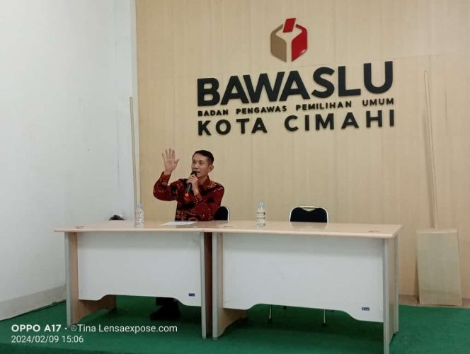 
					Pengawasan Distribusi Logistik Pemilu 2024 Kota Cimahi, ada Ribuan Surat Suara Rusak