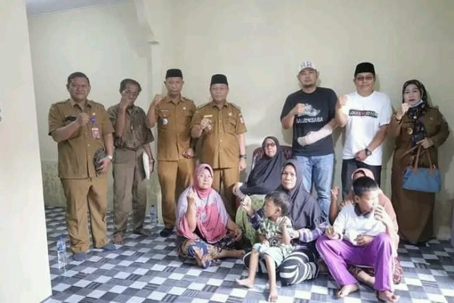 
					Walikota Tanjungbalai Serahkan Secara Langsung Kunci Rumah Kepada Ibu Asnah