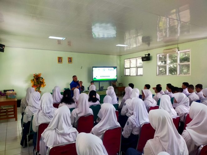 
					Bijak Saat Bermedsos, Ketua PWI Kabupaten Bogor Lakukan Penyuluhan ke Siswa SMPN 3 Cibinong