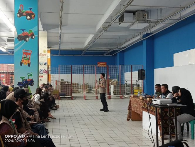 
					Bimtek Pengawas TPS (PTPS) Kecamatan Padalarang, Lokasi TPS dan Eror Sistem Aplikasi Siwaslu menjadi Masalah Sederhana