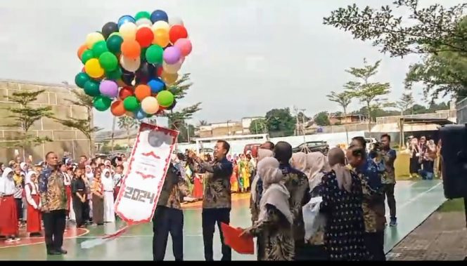 
					Buka FLS2N Tingkat Kecamatan Cileungsi, Camat Adi Henryana Tekankan Hal ini