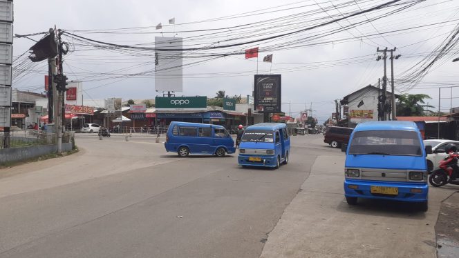 
					Tak Ada Rambu Lalu Lintas, Persimpangan Ciseeng Bogor Jadi Biang Kemacetan