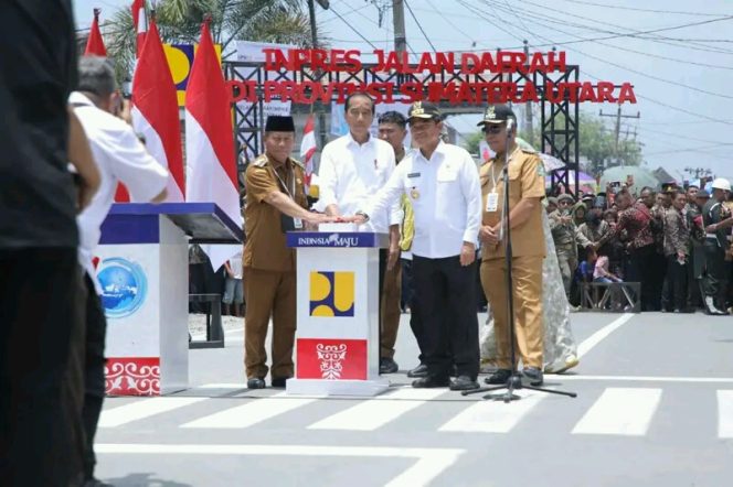 
					Bupati Asahan Dampingi Presiden Jokowi Resmikan Jalan Inpres