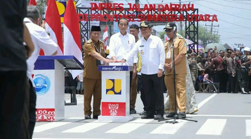Bupati Asahan Dampingi Presiden Jokowi Resmikan Jalan Inpres