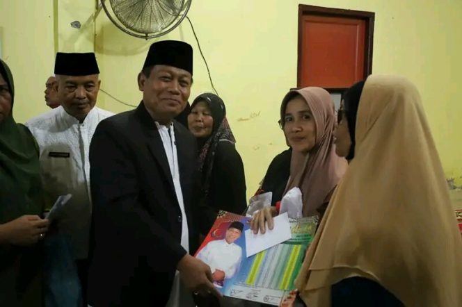 
					Festival Ramadan, Walikota Tanjungbalai Waris Tholib Serahkan Bantuan Kepada Masyarakat dan Fakir Miskin