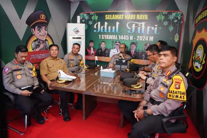 
					Kapolda Sumsel Melakukan Pengecekan Pos Pelayanan di Jembatan Enim II Muara Enim