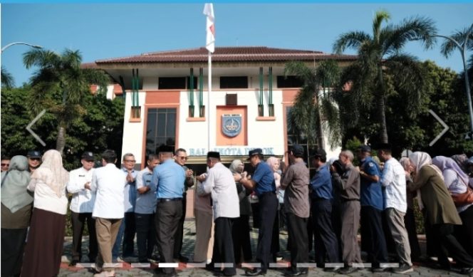 
					Hari Pertama Kerja, ASN Pemkot Depok Gelar Halalbihalal, Walikota Depok Sampaikan Pesan Begini