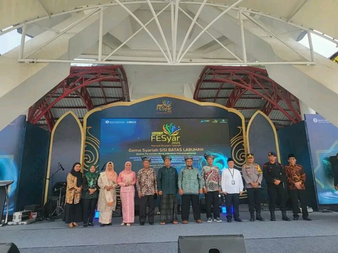 
					Ketua TP -PKK Kota Tanjungbalai Hadiri Acara Road To Festival Ekonomi Syariah