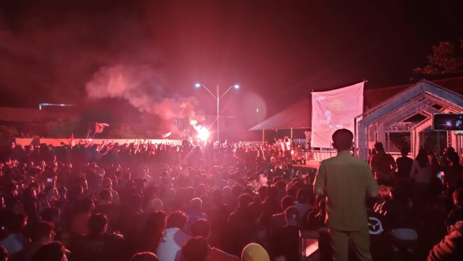 
					Antusias, Ribuan Warga Leuwiliang Bogor Padati Alun alun Nobar Semifinal Indonesia Vs Uzbekistan