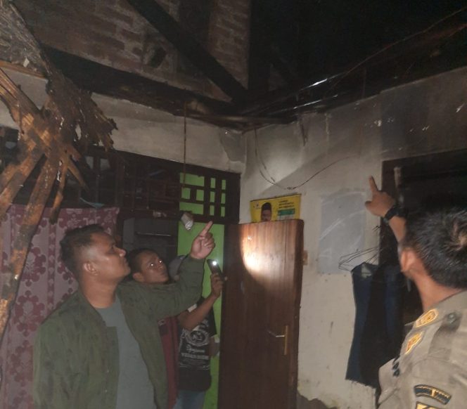 
					Akibat Konsleting Listrik, Rumah Warga di Jonggol Alami Kebakaran, Pemiliknya Sedang Silaturahmi