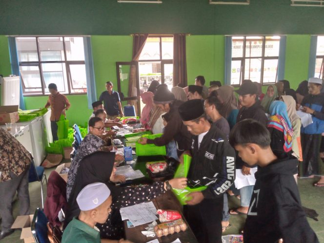 
					Sebanyak 2.726 Keluarga Rentan Stunting Di Pamijahan Dapat Bantuan Telur Dan Daging