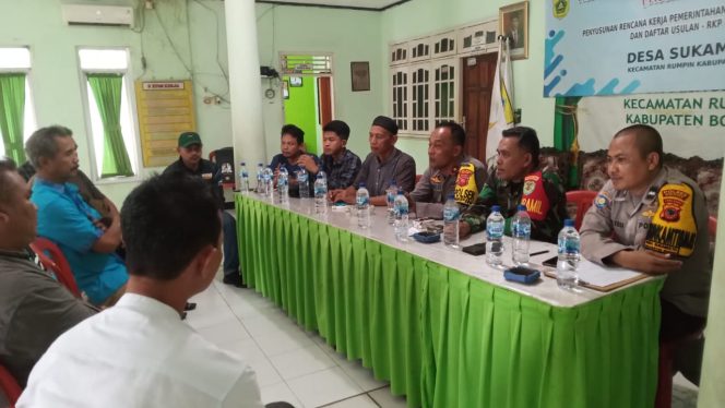 
					Sering Buat Kemacetan, Truk Tronton Diminta Taati Aturan Jam Operasional