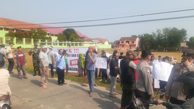 
					Tolak Pembangunan SPBU, Warga RW 06 Desa Benteng Gelar Aksi Damai