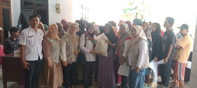 
					Ribuan Warga Ciseeng Hari Ini Terima Bansos, Ini Daftar Desa yang Sudah Menyalurkan