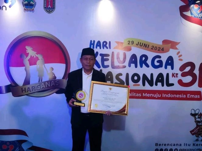 
					Pertama Kalinya, Walikota Tanjungbalai Terima Piagam Penghargaan BKKBN