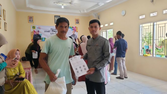 
					Pemdes Cimanggu Satu Salurkan Bantuan Pangan Beras Pada 1.304 KPM