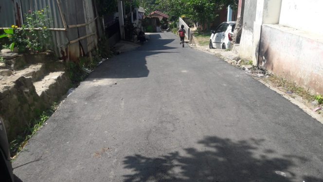 
					Desa Pabuaran Sukamakmur Bangun Jalan Desa