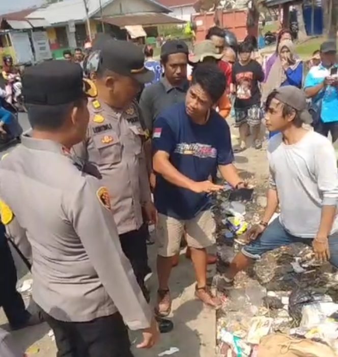 Petugas Kebersihan Kec. Tungkal Hilir Tanjab Barat Temukan Mayat di Bak Tempat Sampah