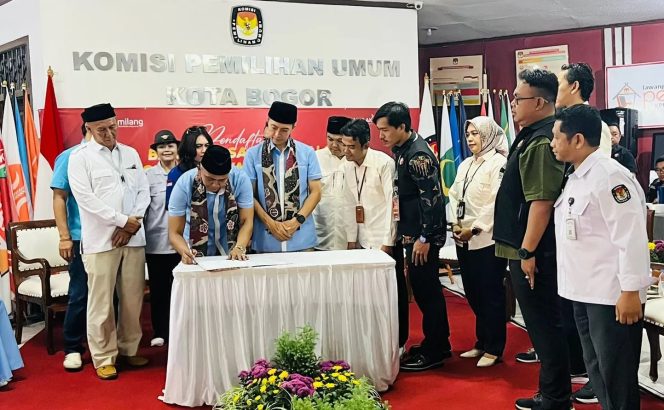 
					Relawan Brader Kawal Pendaftaran  Dedi Rachim – Jenal Mutaqin ke KPU Kota Bogor