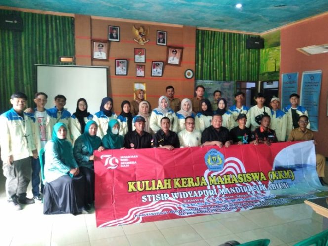 
					186 Mahasiswa STISIP Widyapuri Mandiri Sukabumi Ikuti KKM di Kecamatan Surade: Mahasiswa Siap Bersinergi dengan Stakeholder