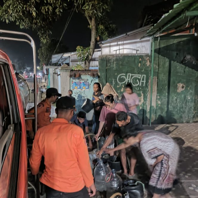 
					BPBD Kabupaten Bogor Distribusikan 5.000 Liter Air Bersih untuk 521 Jiwa Warga Desa Kalong II