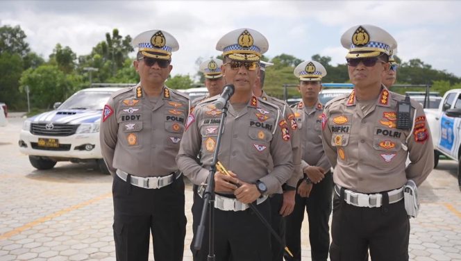 
					Kakorlantas Siapkan 898 Personel untuk Pengamanan Peringatan HUT RI ke-79 di IKN