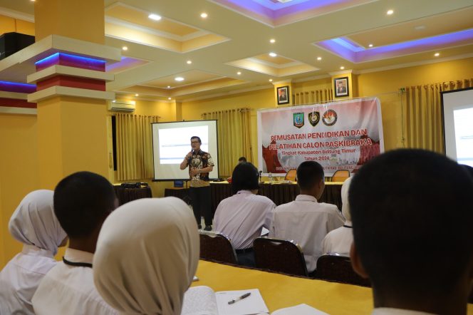 
					Kabag Ops Polres Belitung Timur Berikan Arahan dan Wawasan Kebangsaan Kepada Anggota Paskibraka