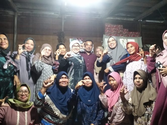 
					Cici Halimah-Muklis Resmikan Posko Serengkuh Dayung Serentak Ketujuan Menangkan Pilkada 2024-2029