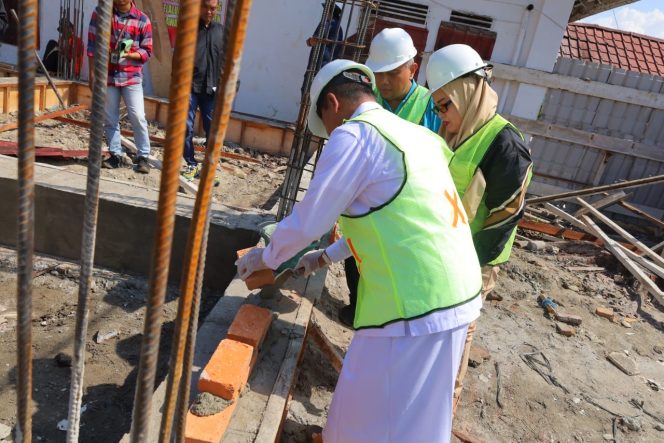 Walikota Tanjungbalai Melakukan Peletakan Batu Pertama Pembangunan Gedung Unit Transfusi Di RSUD dr.Tengku Mansyur
