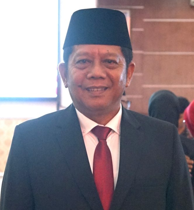 
					Entis Sutisna dari PDI Perjuangan Ditetapkan sebagai Pimpinan DPRD Purwakarta