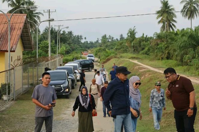 
					Pj. Wali Kota Tanjungbalai Baharuddin Pabba Tinjau Tanggul Sungai Lingkar Selatan dan Sungai Bandar Jepang
