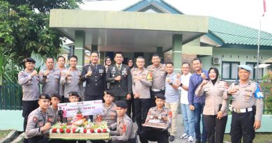 Kapolres Bogor Berikan Kejutan ke Dandim 0621 pada HUT TNI ke-79