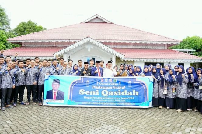 
					Pjs Wali Kota Tanjungbalai Baharuddin Pabba Melepas Kafilah Seni Qasidah ke Festival Tingkat Provinsi