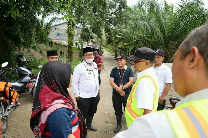 
					Pjs Wali Kota Tanjungbalai Baharuddin Pabba Tinjau Lokasi Banjir di Beberapa Titik
