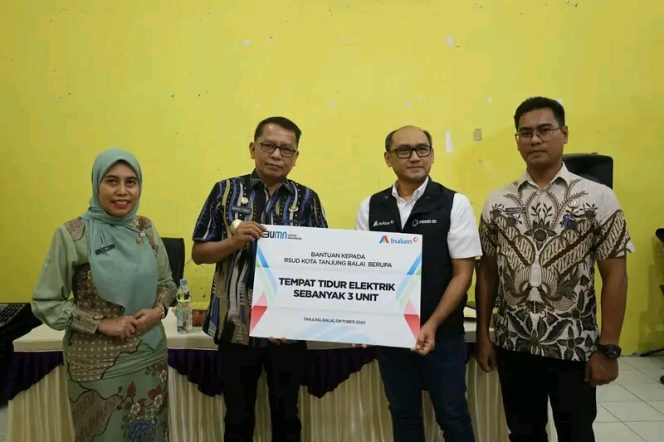 
					Pjs Wali Kota Tanjungbalai Terima Bantuan dari PT Inalum