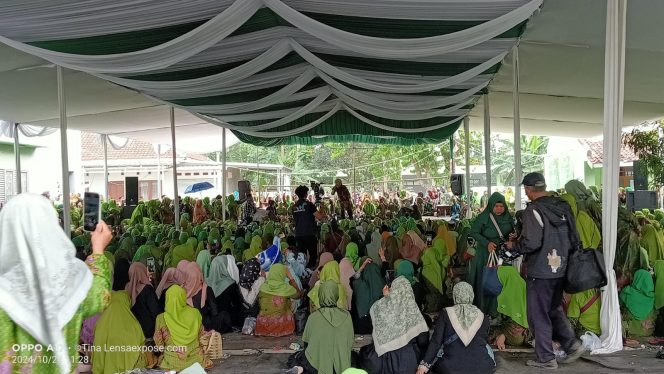 
					Cabup Hengky dan Cagub Gitalis Hadiri Peringatan Maulid Nabi Muhammad SAW di Ponpes Banuraja