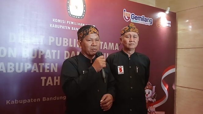
					Pasangan Calon Nomor 5 Dominasi Debat Perdana Pilkada KBB: Fokus pada Kesejahteraan dan Pengembangan Lapangan Kerja