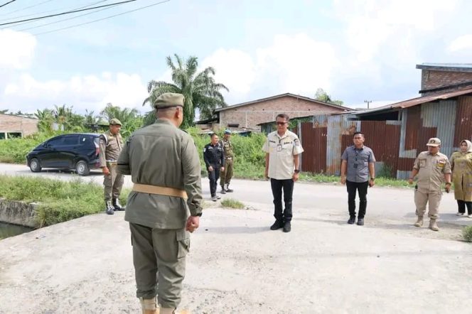 
					Pjs Wali Kota Tanjungbalai, Baharuddin Pabba, Hadiri Apel Satuan dan Monitoring Satpol PP