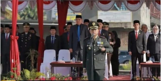 
					Pjs Bupati Tanjab Barat Ikuti Peringatan HUT TNI ke 79 di ALun Alun