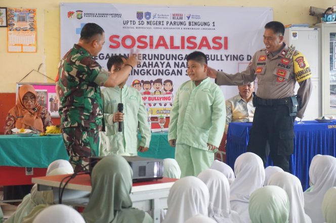 
					Sosialisasi Anti-Bullying di SDN Parung Bingung 01, Bhabinmas dan Bhabinsa Gencarkan Pencegahan