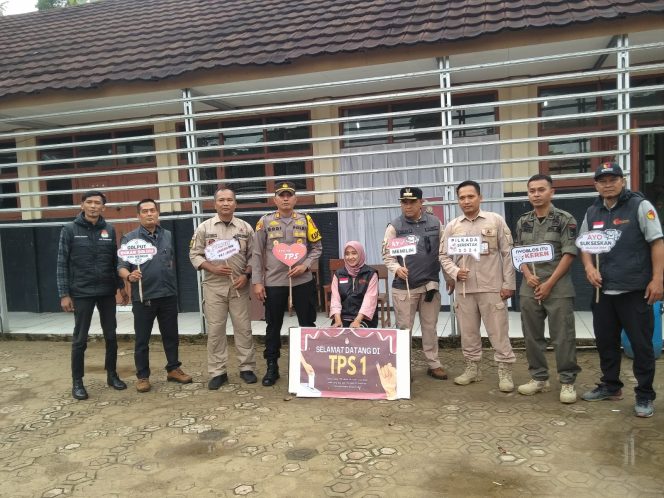
					Forkopimcam Kalibunder Pantau Pilkada Serentak, Pastikan Berjalan Aman dan Kondusif