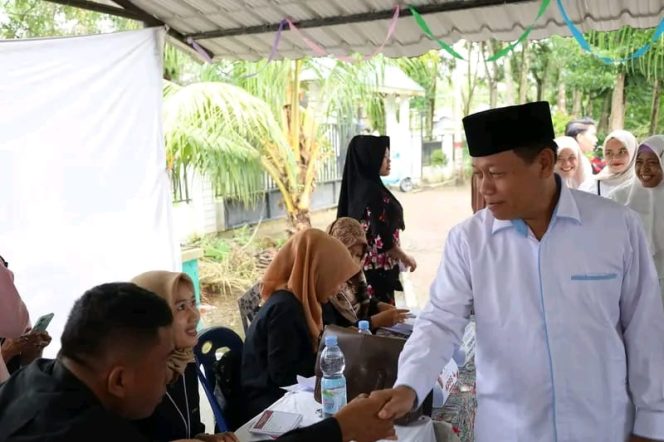 
					Wali Kota Tanjungbalai Gunakan Hak Pilih di TPS 07 Kelurahan Pahang