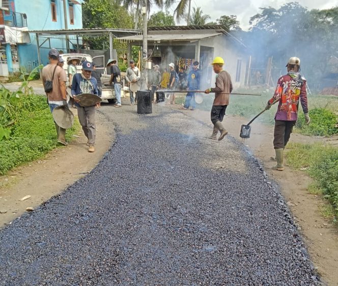 
					Pembangunan Infrastruktur Jalan Desa Sukajadi Rampung dengan Dana Desa Tahap II