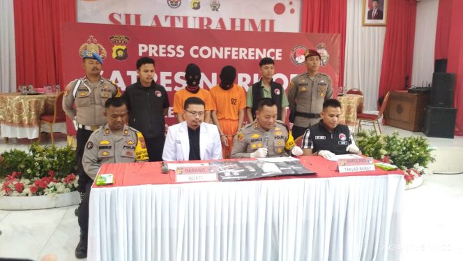 
					Polres Tanjabbar Ungkap Peredaran Narkoba Jenis Sabu Campur Tawas