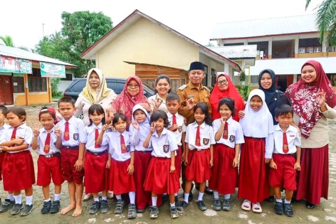 
					Wali Kota Tanjungbalai Kunjungi Sekolah Luar Biasa Negeri