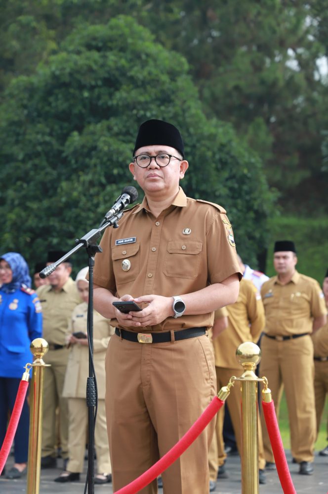 
					Pj Bupati Bandung Barat Ade Zakir: Tingkatkan Kinerja ASN dan Jaga Kondusifitas Pasca Pilkada