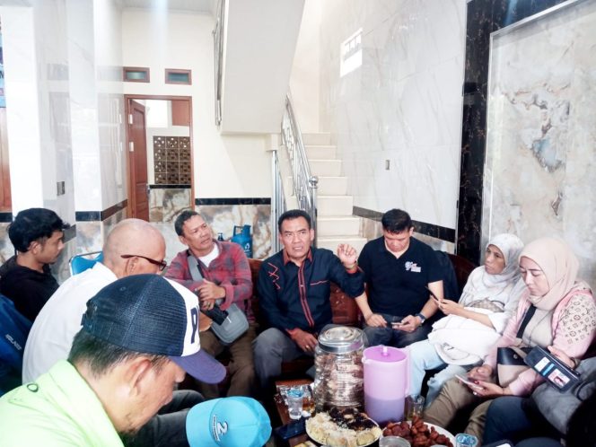 
					Supian Suri-Chandra Raih Kemenangan Pilkada Depok 2024: H. Turiman Paparkan Strategi Sukses